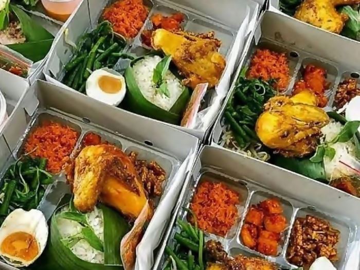 Mina Rasa: Nasi Box yang Menggugah Selera di Jantung Cilacap